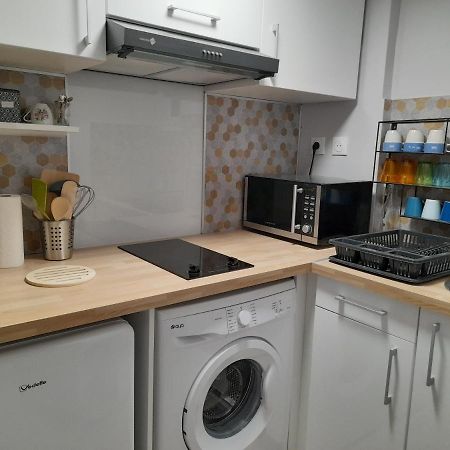 Les Melias T1 Appartamento Roujan Esterno foto